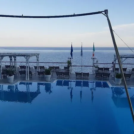 Charming Flat * Varazze